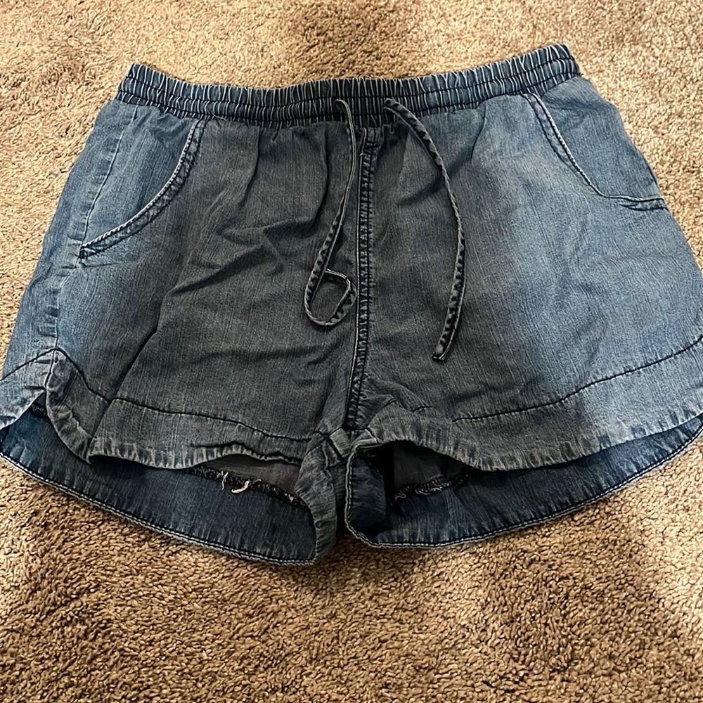 Universal Thread comfy shorts that look like jeans but are comfy shorts!